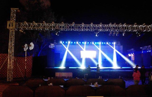 Stage Setup and Technical Aspects